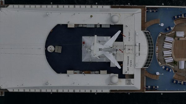 Quels sont les meilleurs itinéraires pour une randonnée dans les montagnes de la Sierra Nevada, USA : équipements et saisons recommandées ?